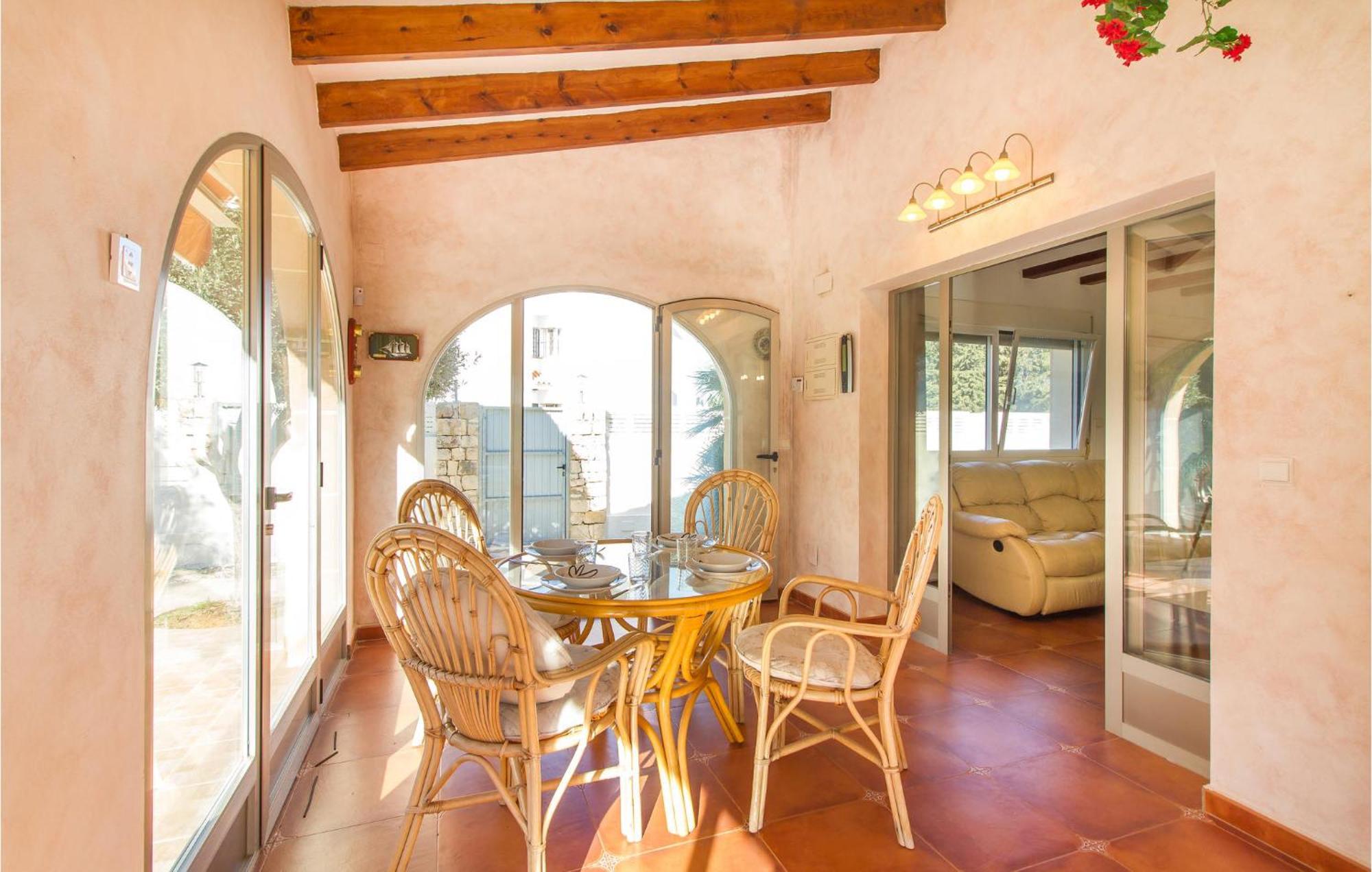 Ferienhaus Lovely In With Kitchen Dénia