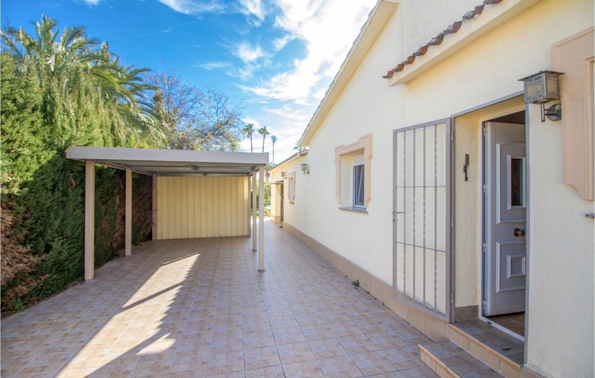Lovely In With Kitchen Holiday home *